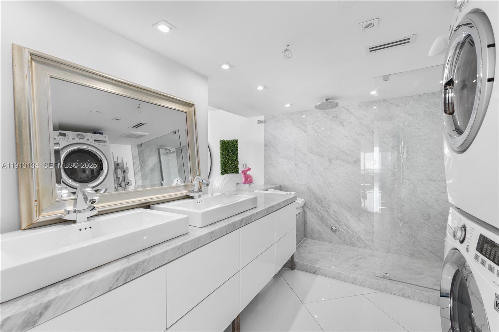 image South Pointe Towers29