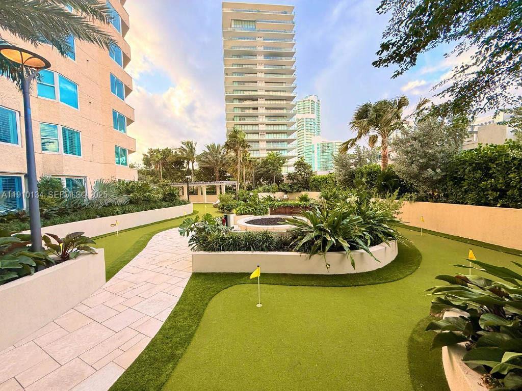 image South Pointe Towers45