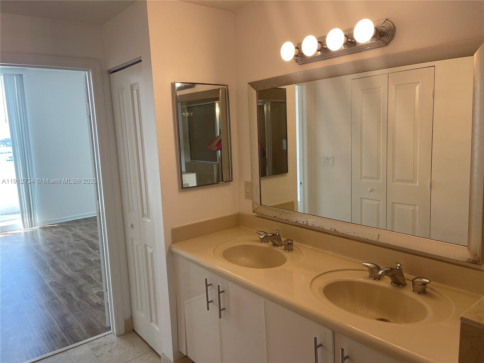 7900 Harbor Is Dr #720 North Bay Village, FL 33141