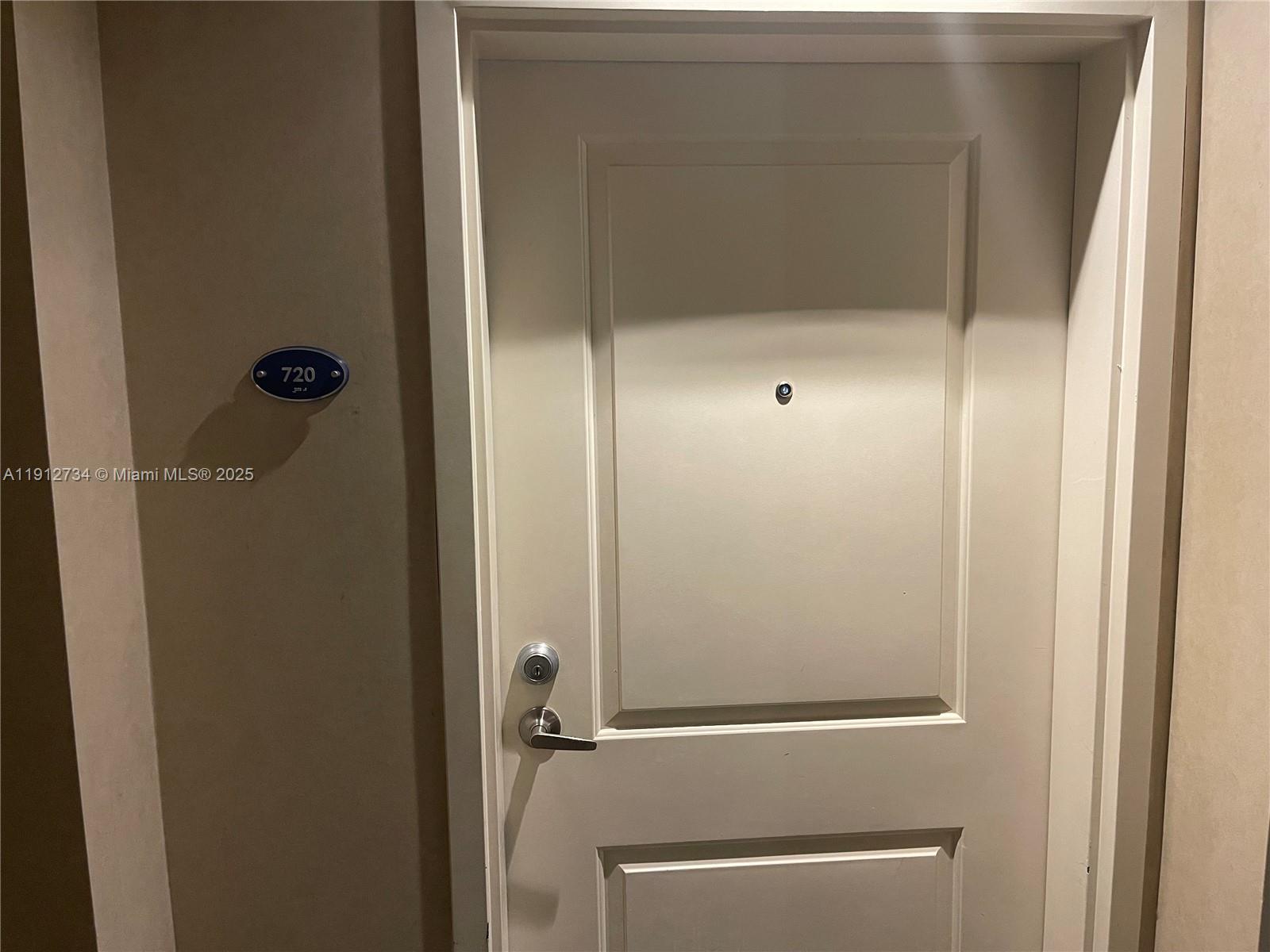 7900 Harbor Is Dr #720 North Bay Village, FL 33141