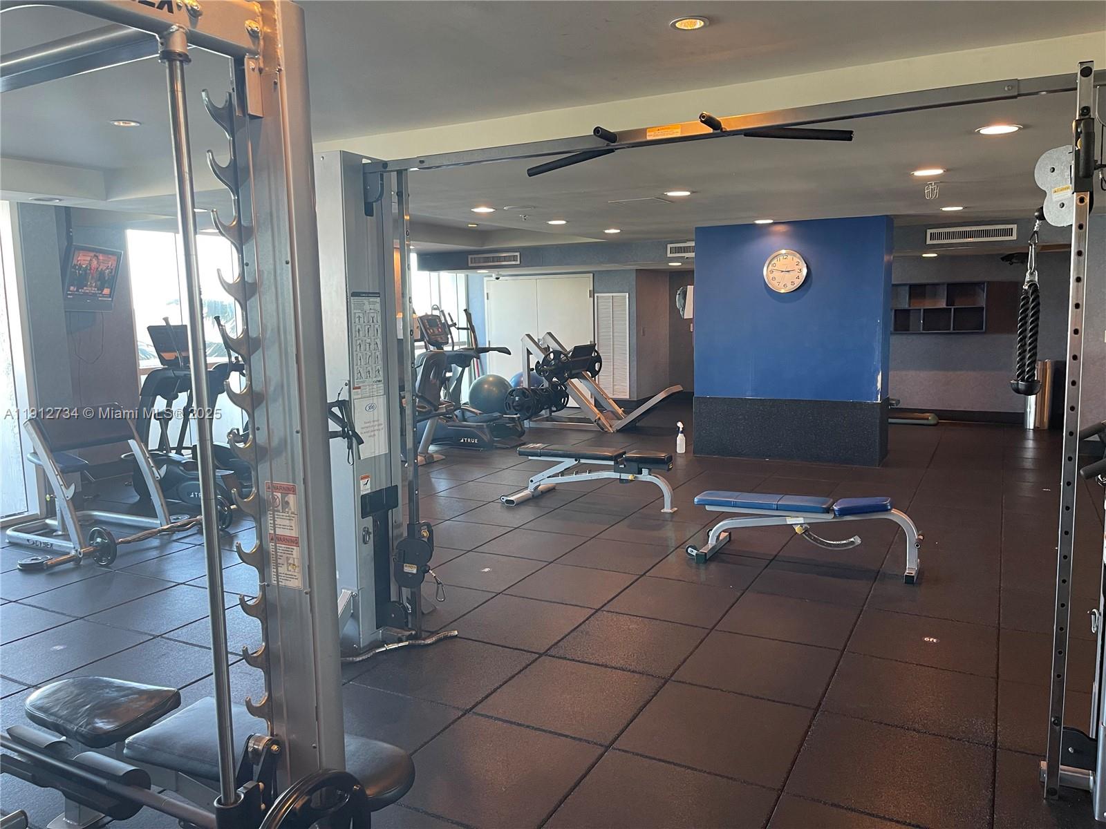 7900 Harbor Is Dr #720 North Bay Village, FL 33141