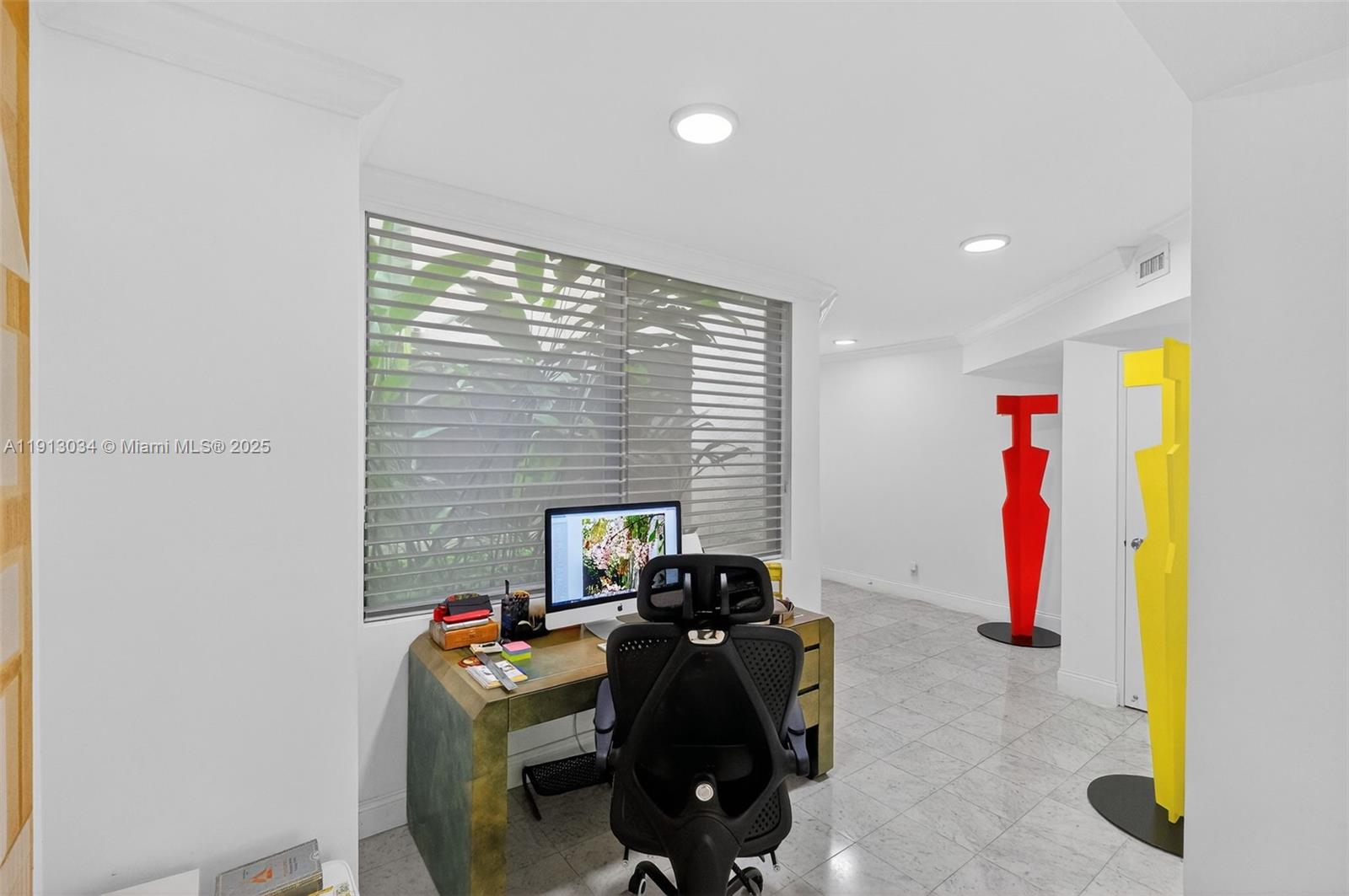 181 Crandon Blvd #106 Key Biscayne, FL 33149