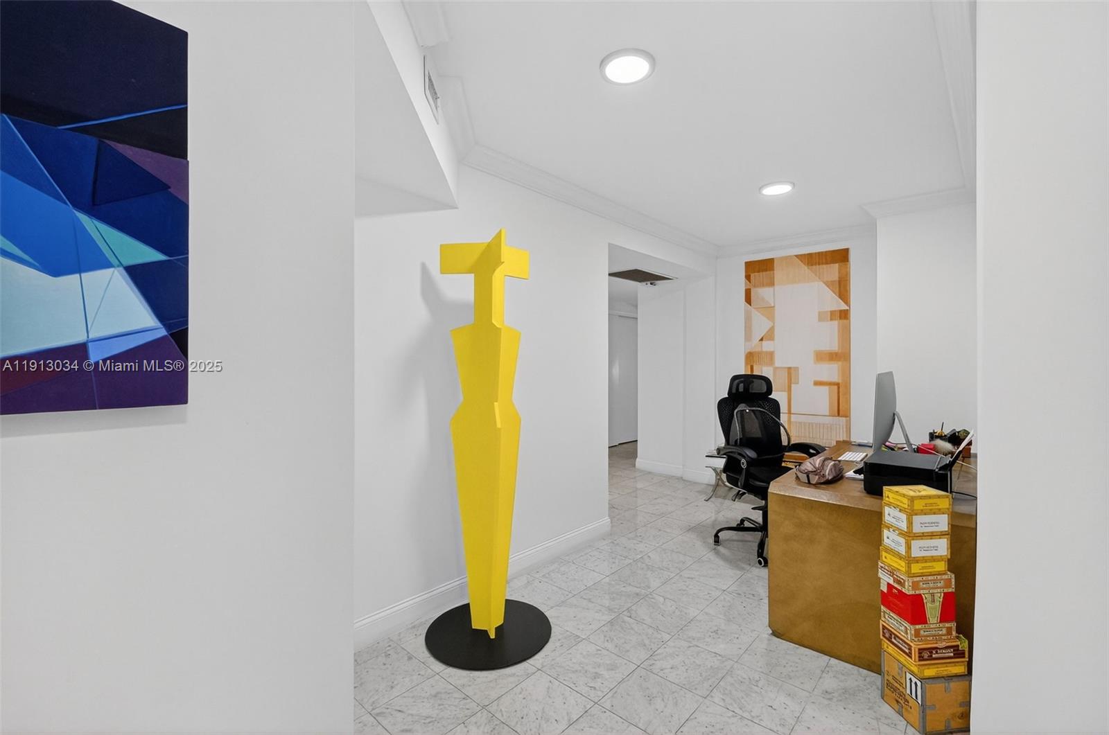 181 Crandon Blvd #106 Key Biscayne, FL 33149