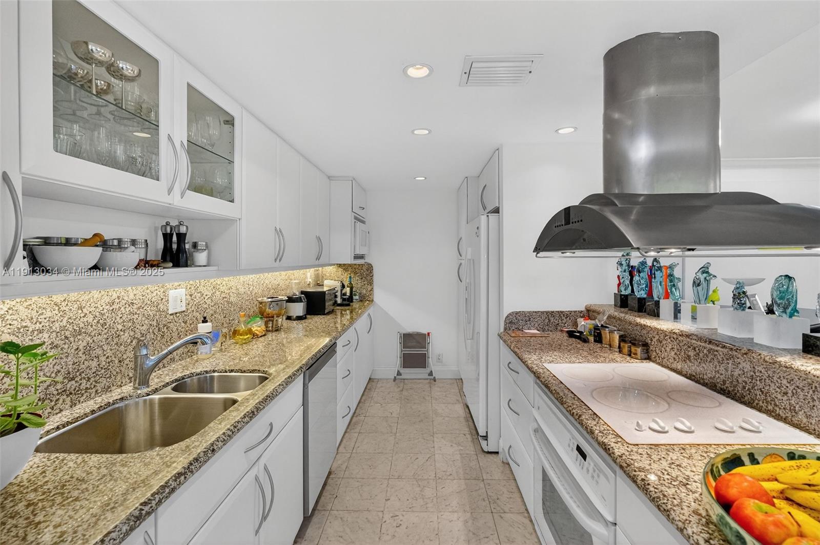 181 Crandon Blvd #106 Key Biscayne, FL 33149