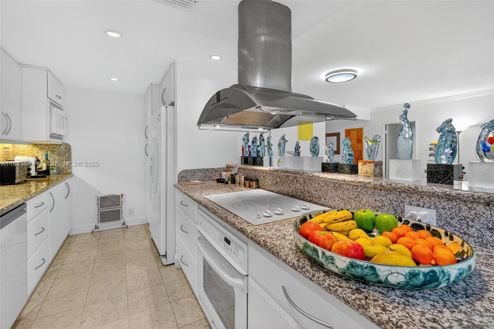 181 Crandon Blvd #106 Key Biscayne, FL 33149