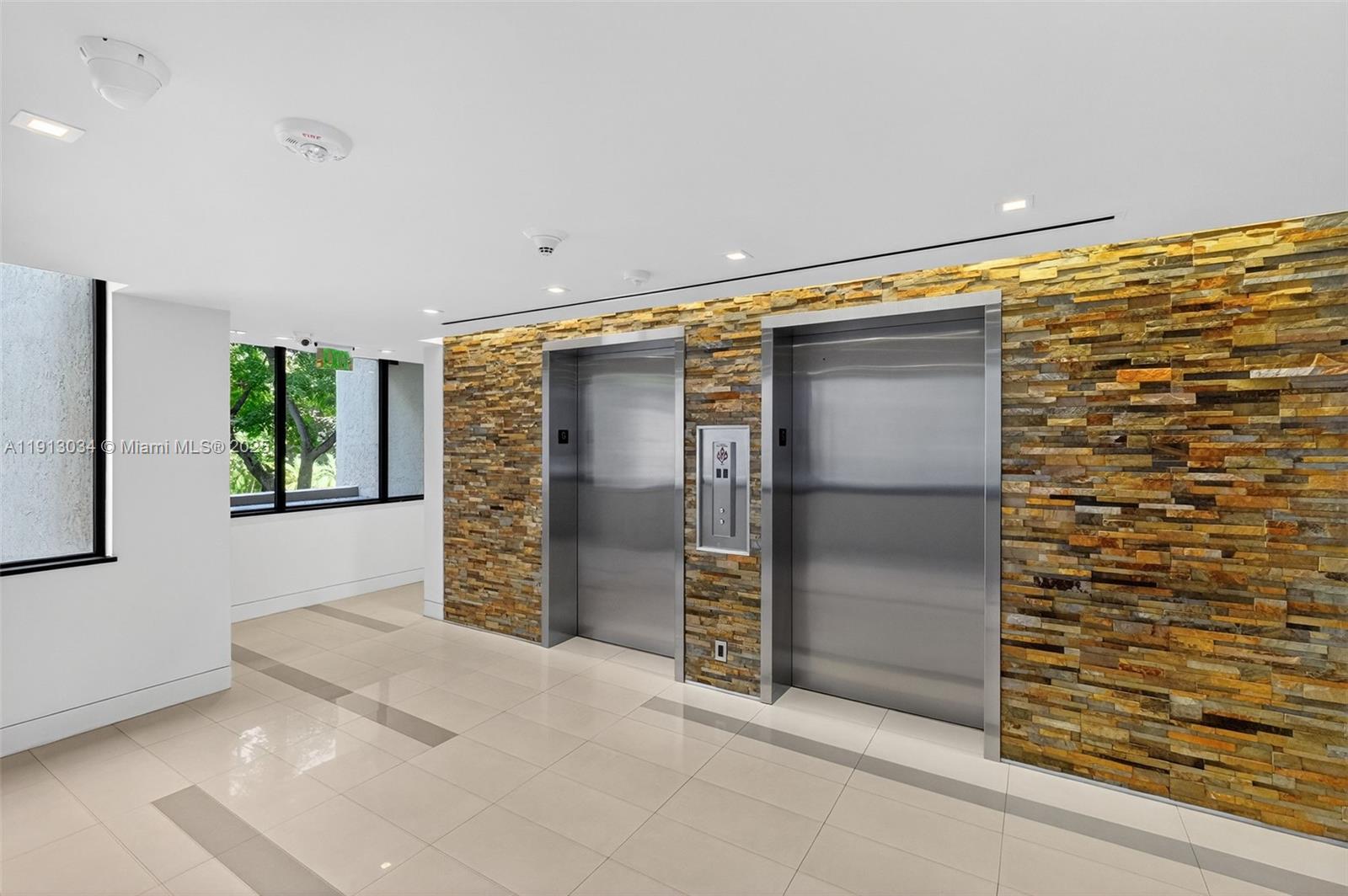 181 Crandon Blvd #106 Key Biscayne, FL 33149