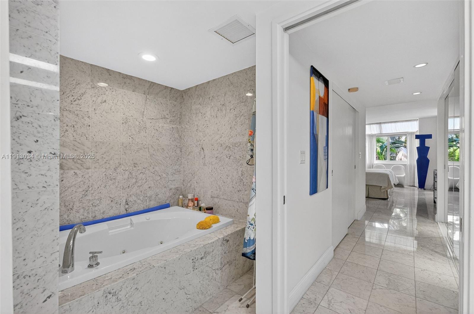 181 Crandon Blvd #106 Key Biscayne, FL 33149