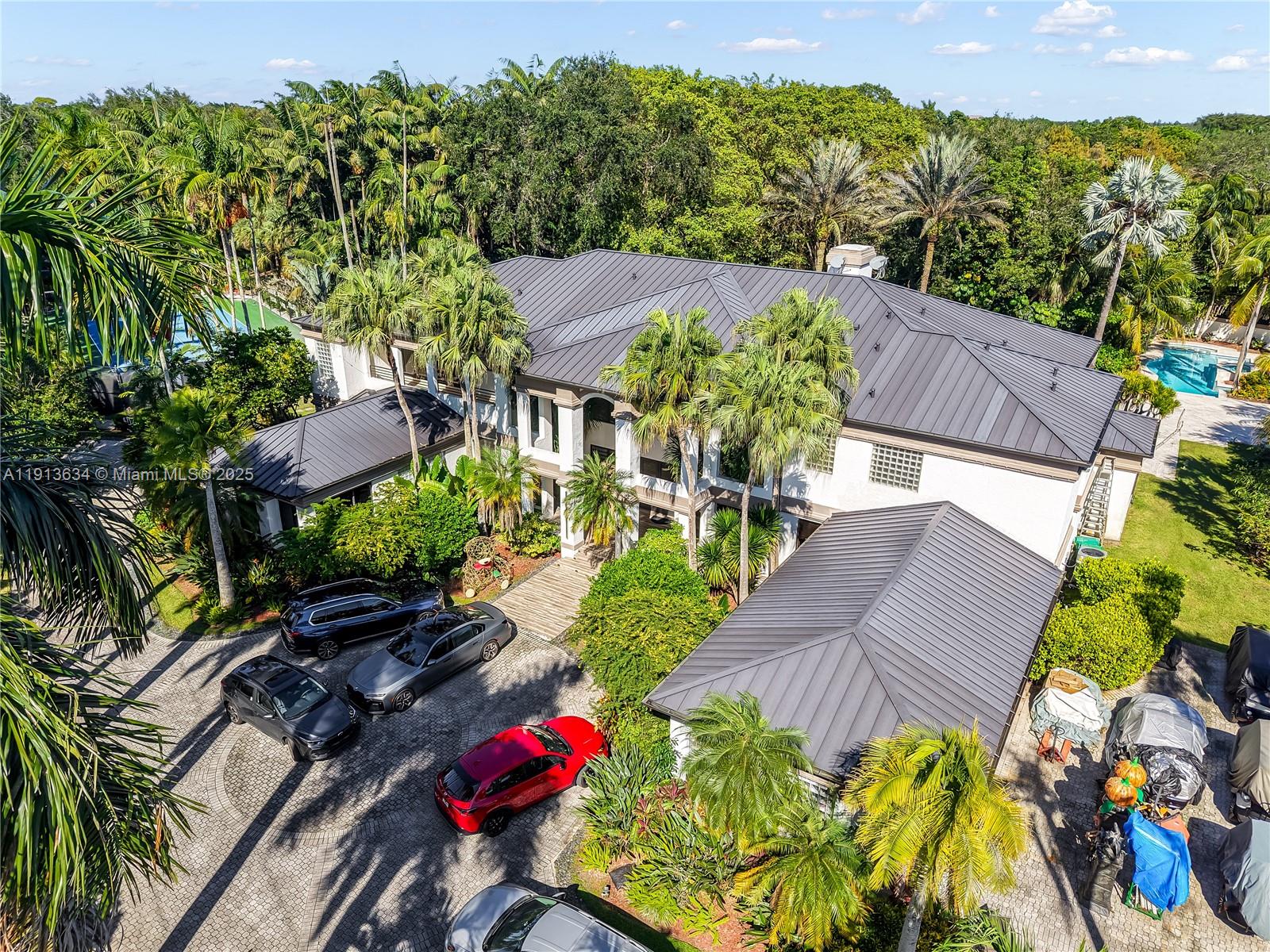 10395 SW 67th Ave Pinecrest, FL 33156