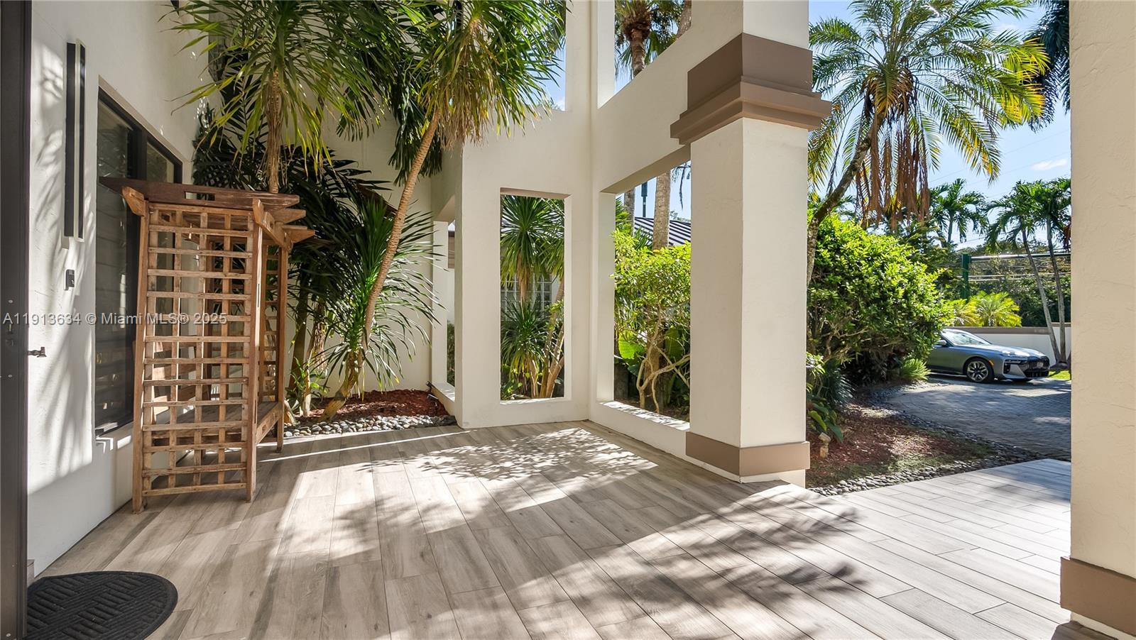 10395 SW 67th Ave Pinecrest, FL 33156