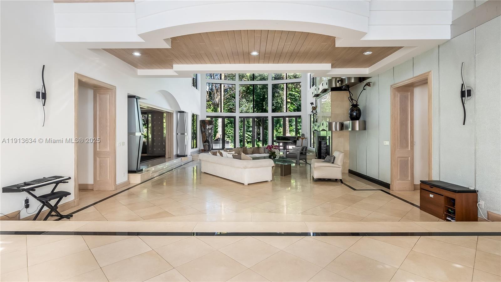 10395 SW 67th Ave Pinecrest, FL 33156