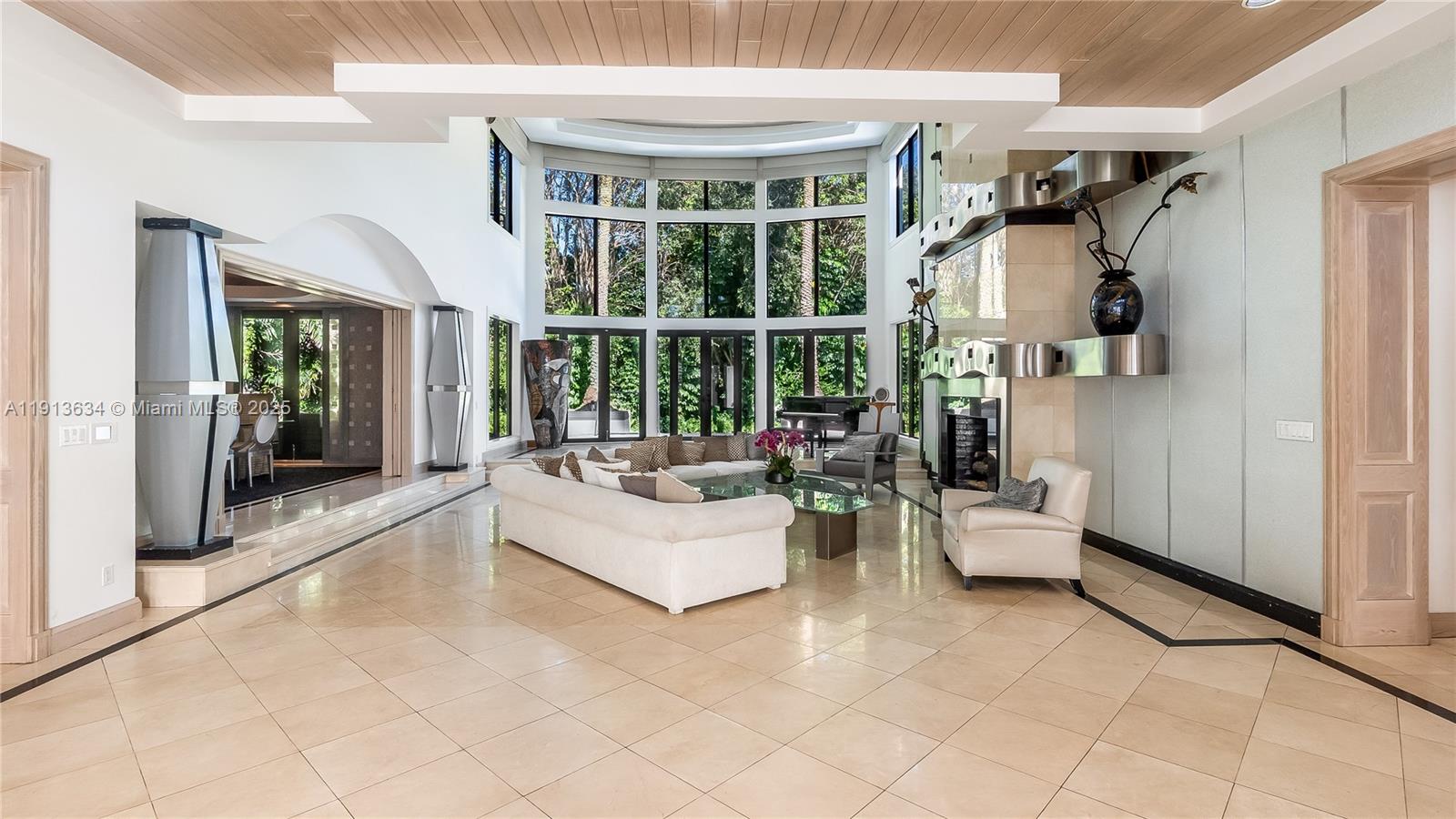 10395 SW 67th Ave Pinecrest, FL 33156