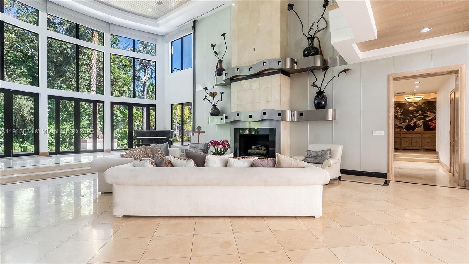 10395 SW 67th Ave Pinecrest, FL 33156