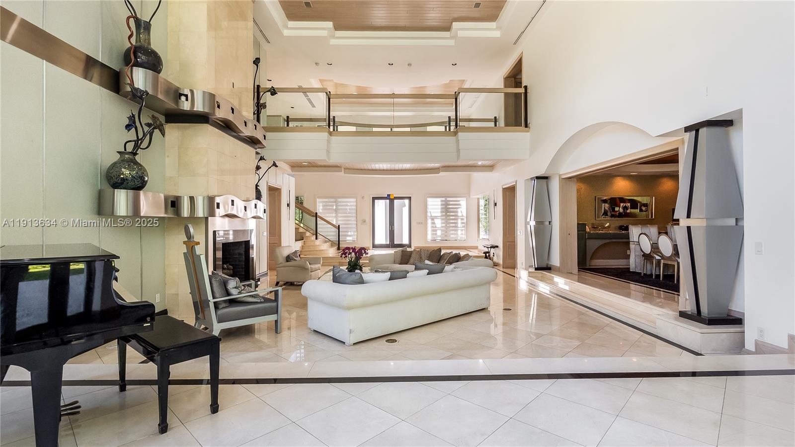 10395 SW 67th Ave Pinecrest, FL 33156