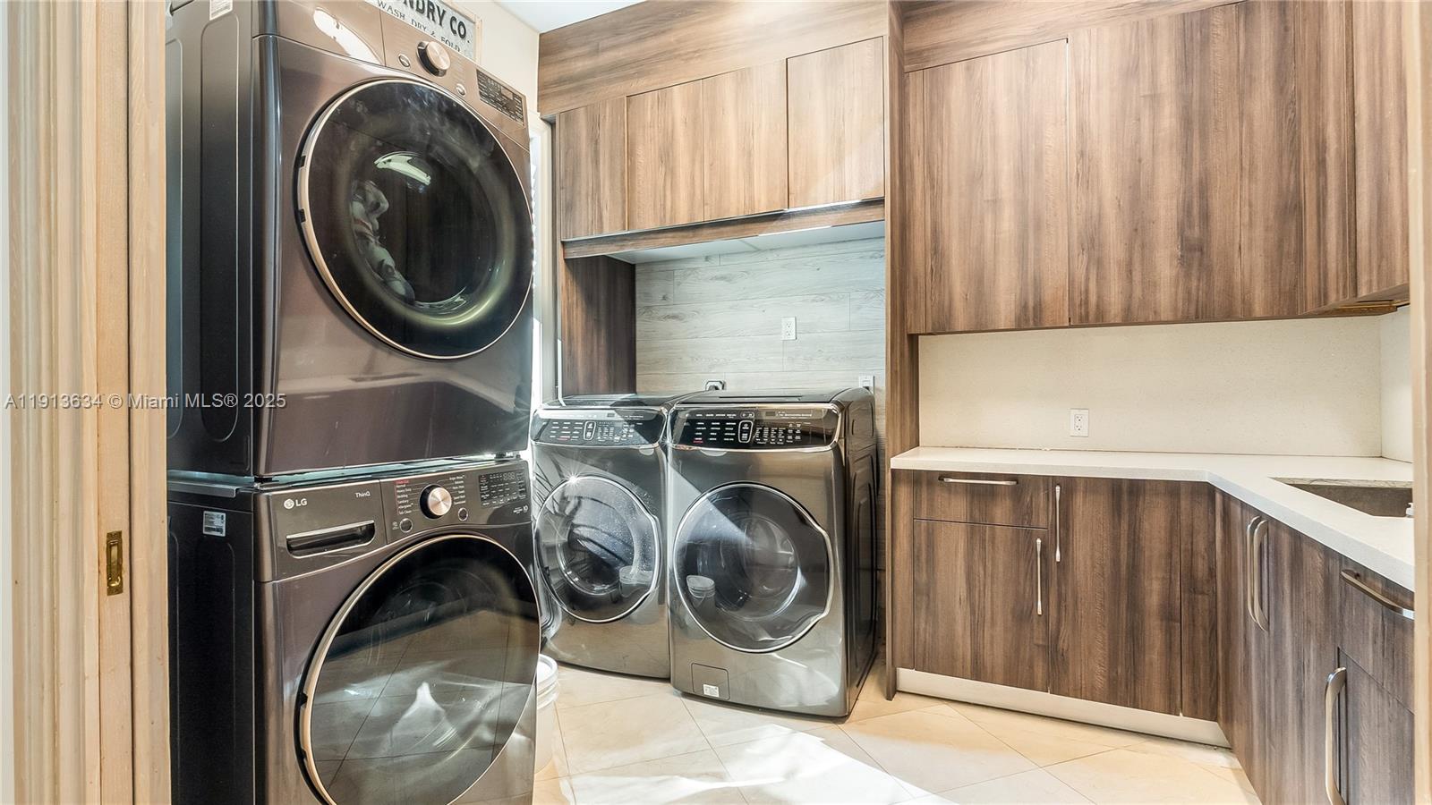 10395 SW 67th Ave Pinecrest, FL 33156