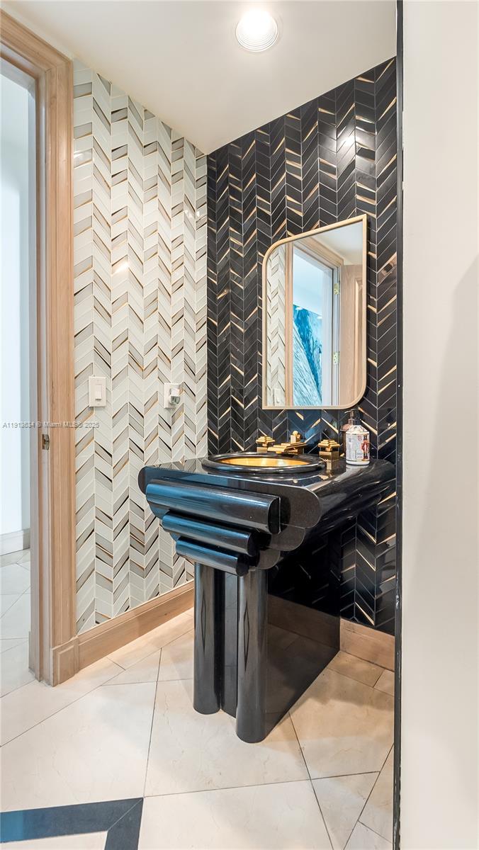 10395 SW 67th Ave Pinecrest, FL 33156