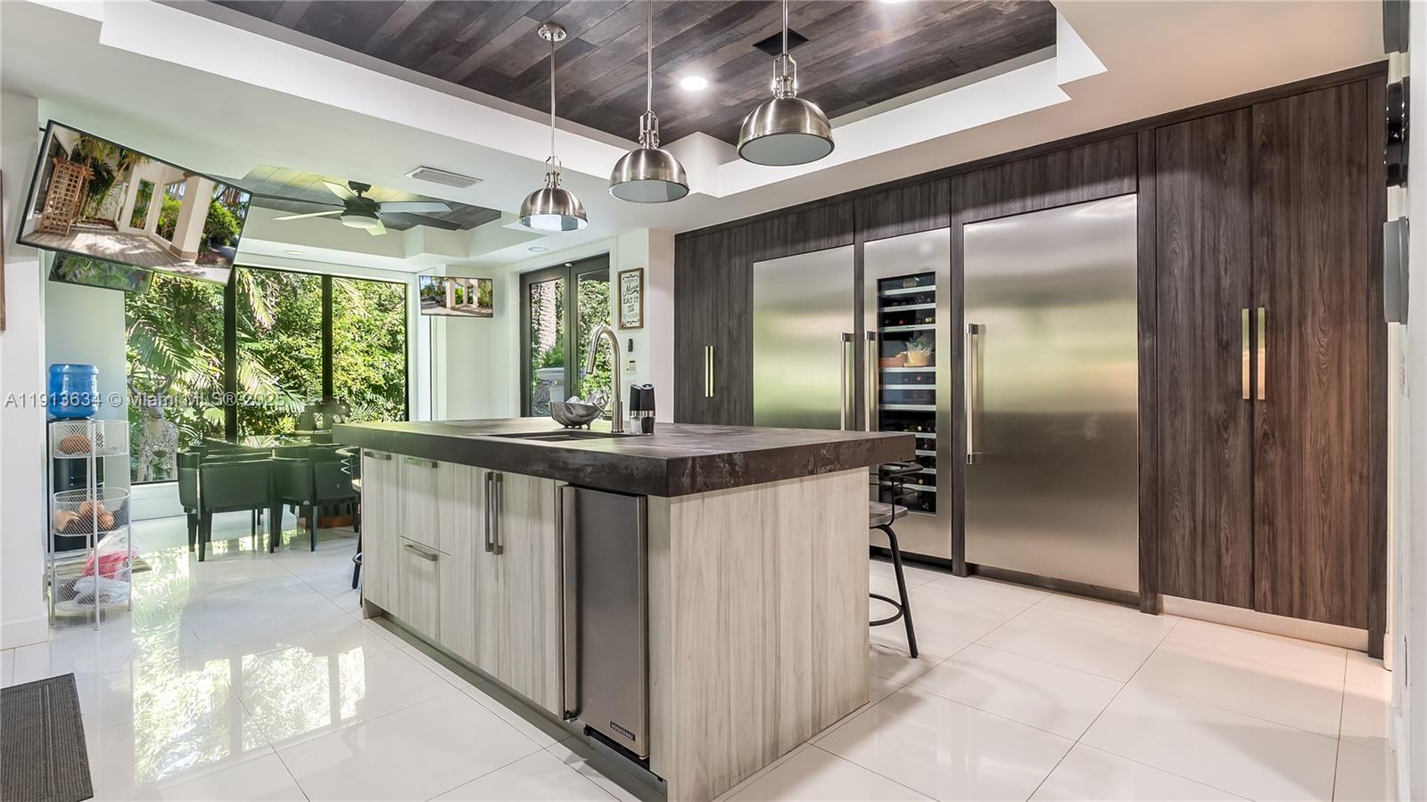 10395 SW 67th Ave Pinecrest, FL 33156