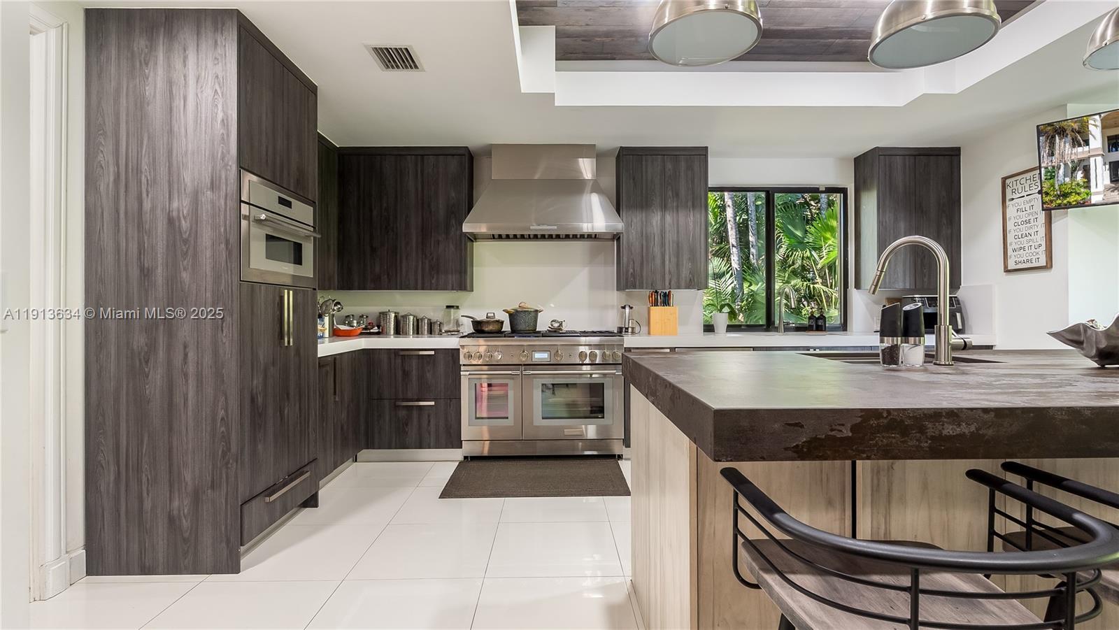 10395 SW 67th Ave Pinecrest, FL 33156