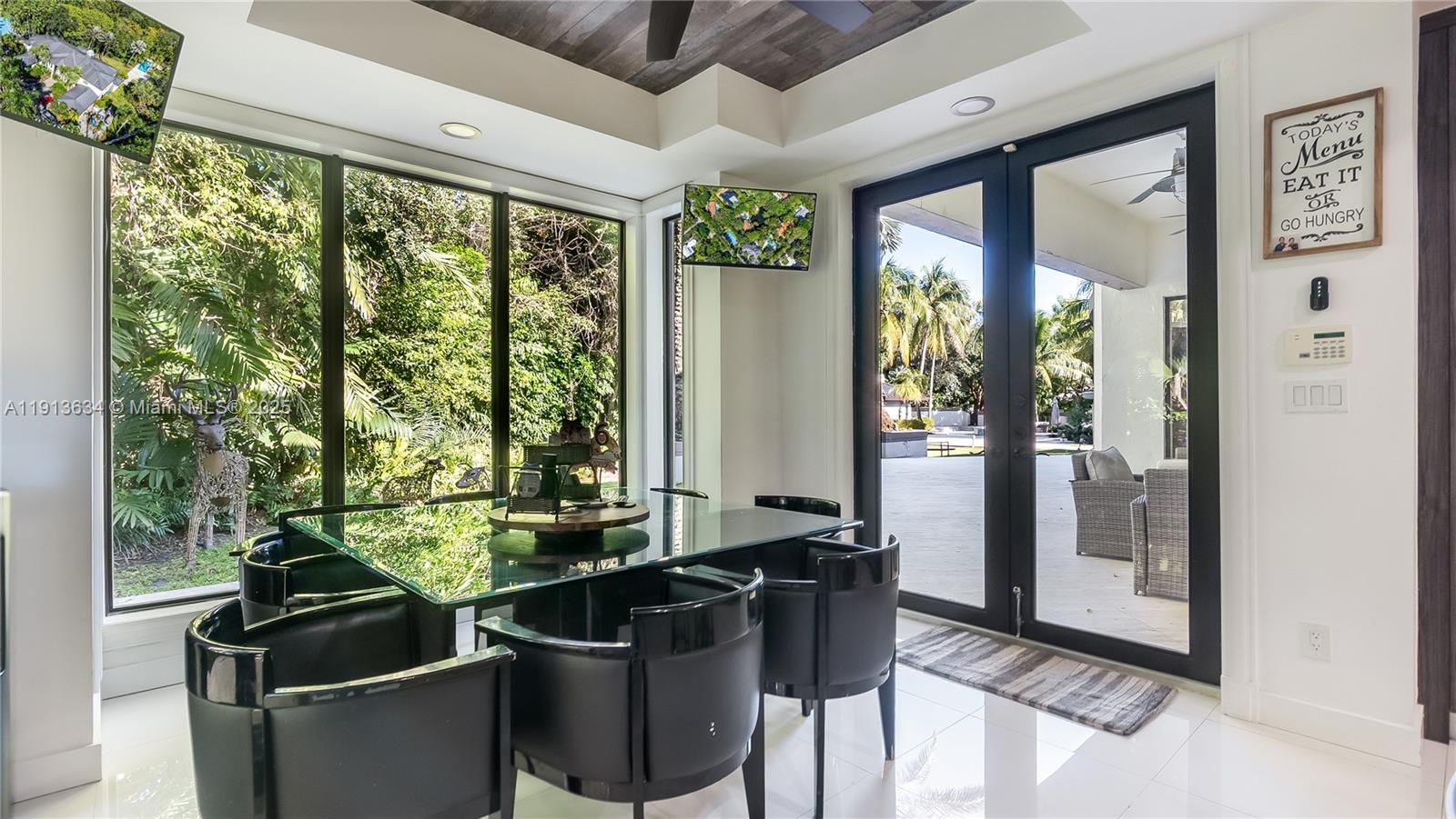 10395 SW 67th Ave Pinecrest, FL 33156