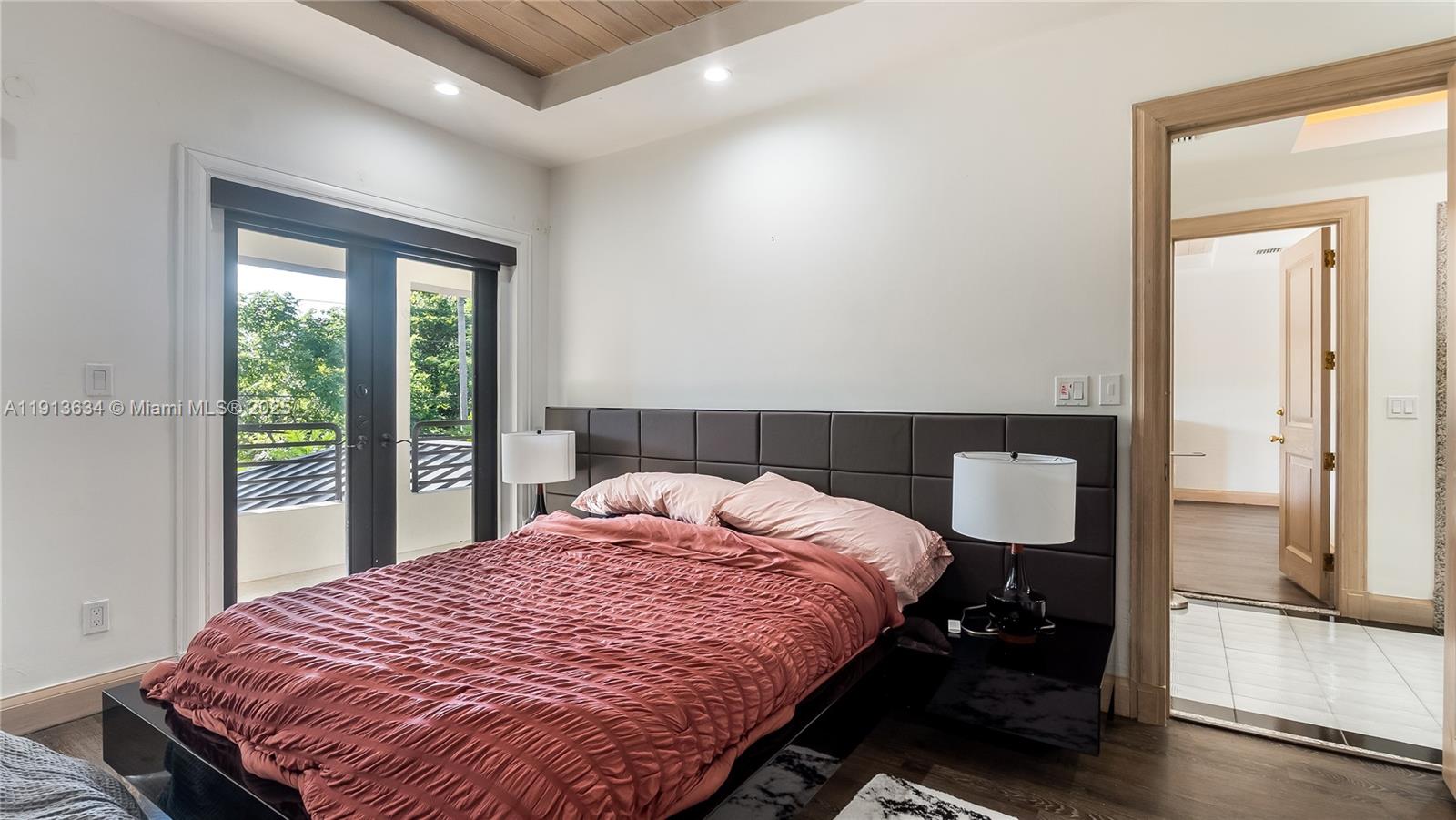 10395 SW 67th Ave Pinecrest, FL 33156