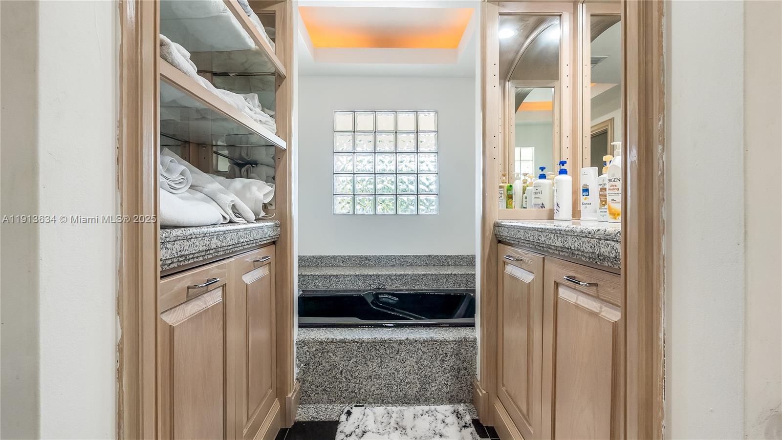 10395 SW 67th Ave Pinecrest, FL 33156