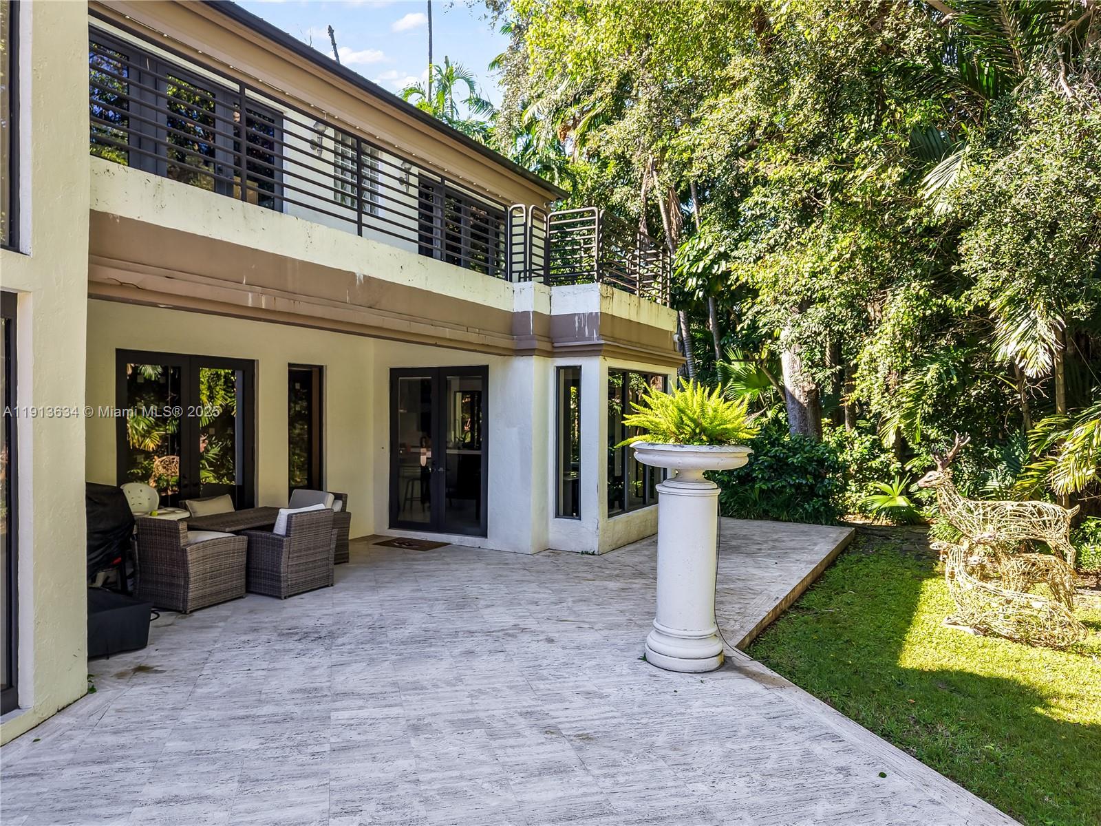 10395 SW 67th Ave Pinecrest, FL 33156