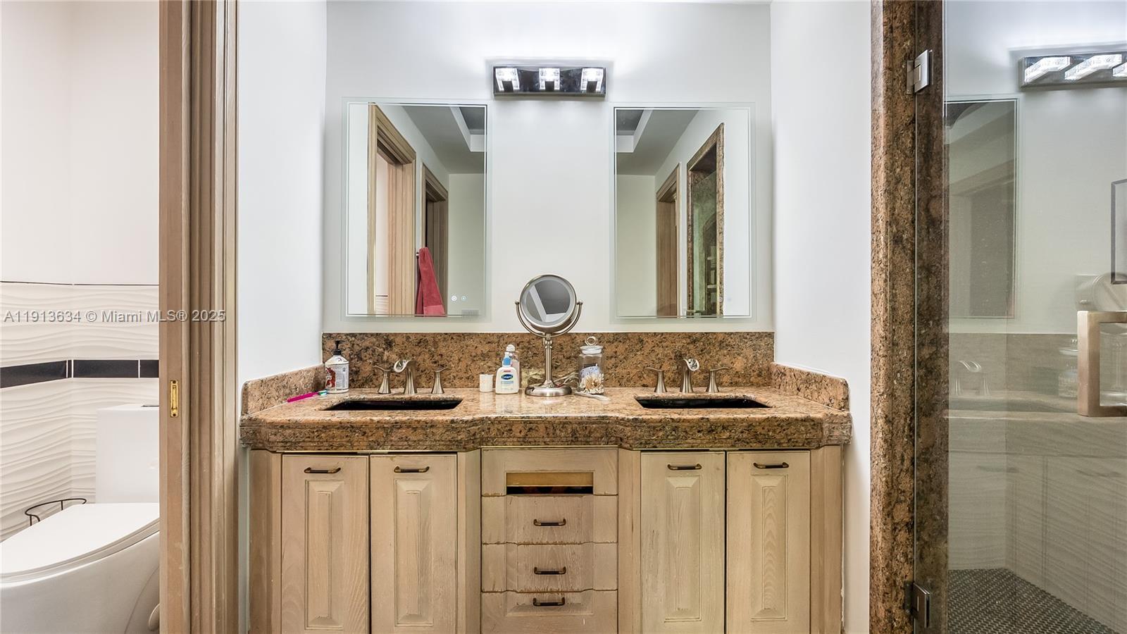 10395 SW 67th Ave Pinecrest, FL 33156