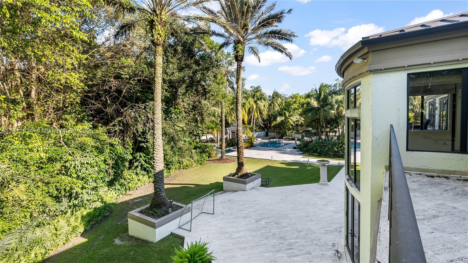 10395 SW 67th Ave Pinecrest, FL 33156