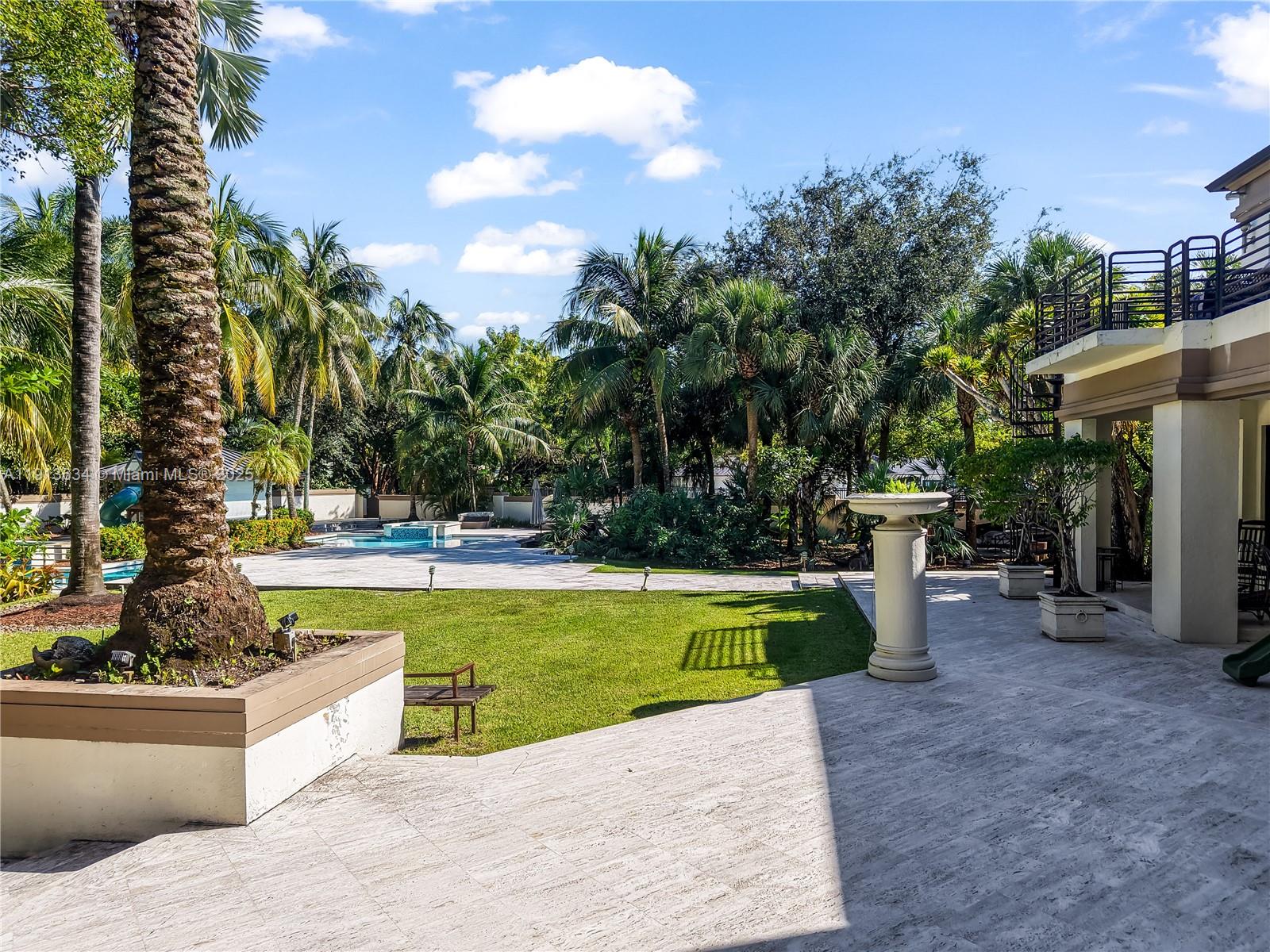 10395 SW 67th Ave Pinecrest, FL 33156