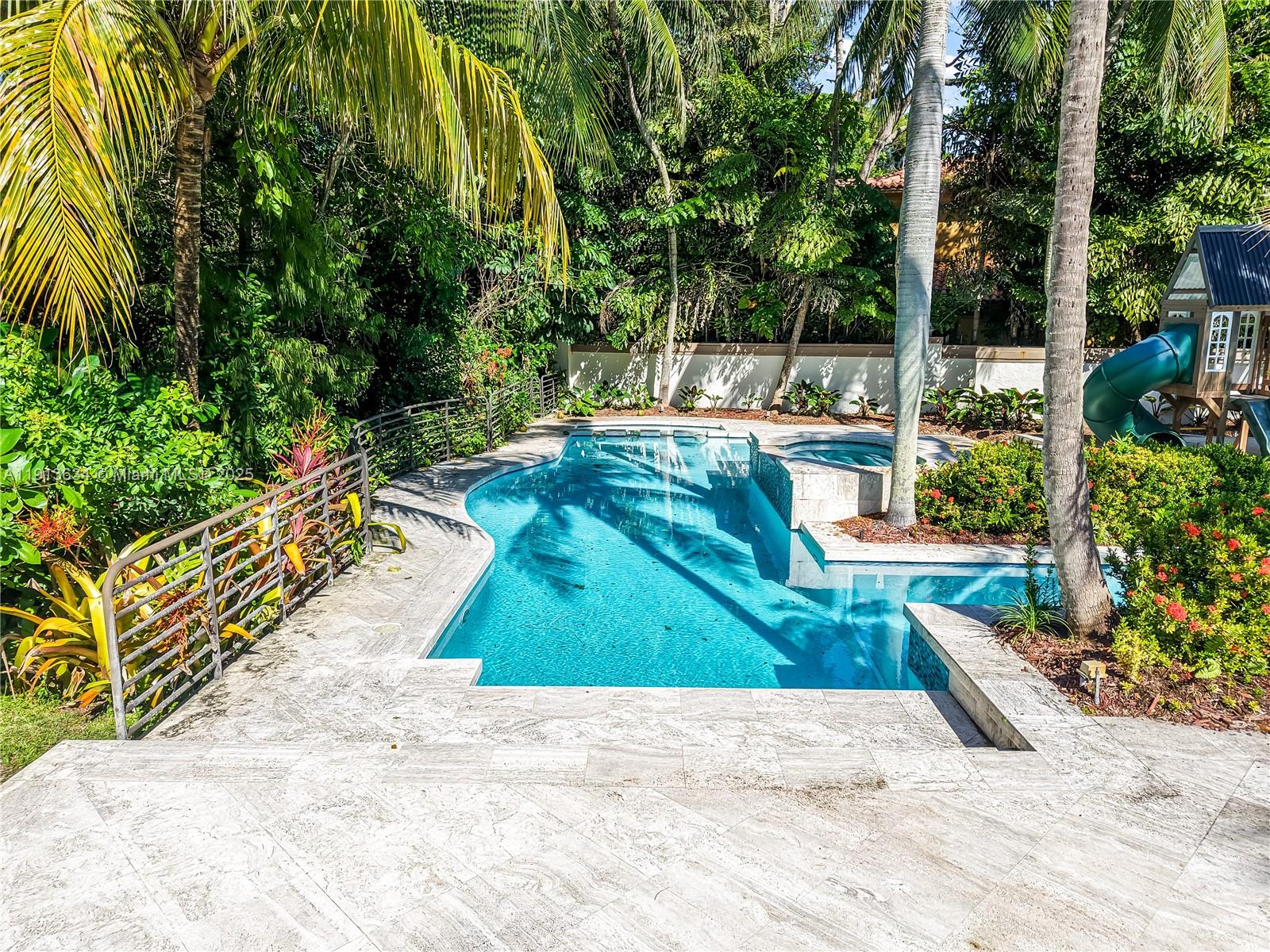 10395 SW 67th Ave Pinecrest, FL 33156