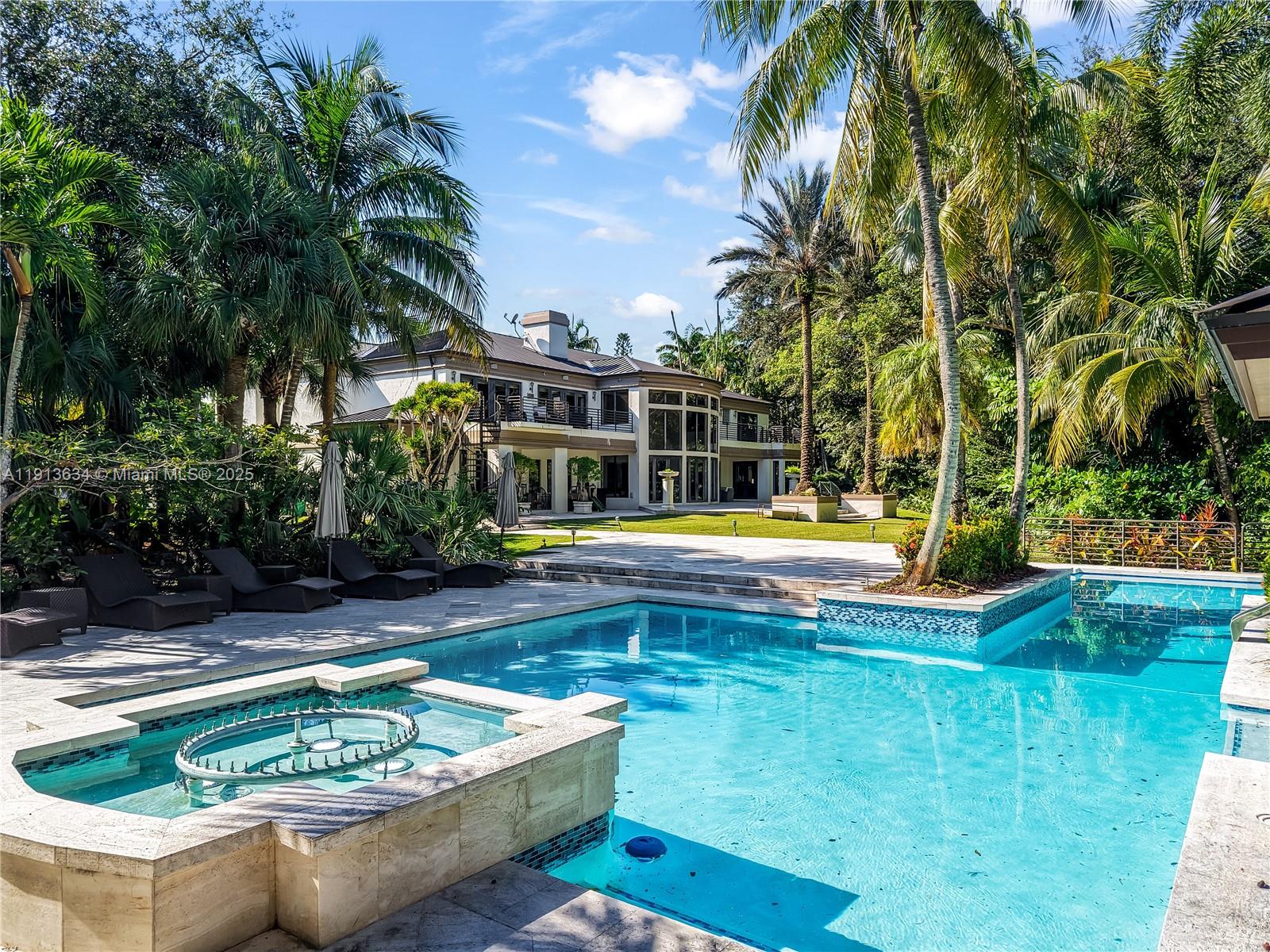 10395 SW 67th Ave Pinecrest, FL 33156