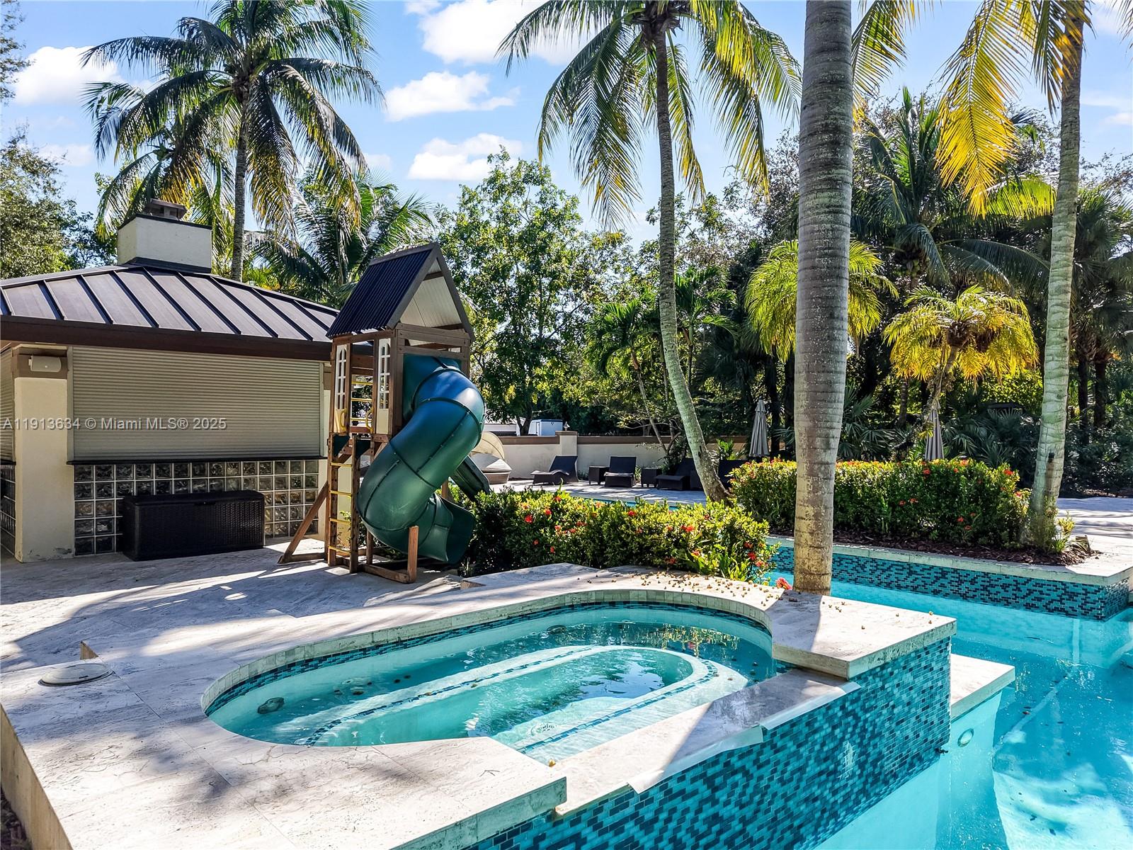 10395 SW 67th Ave Pinecrest, FL 33156