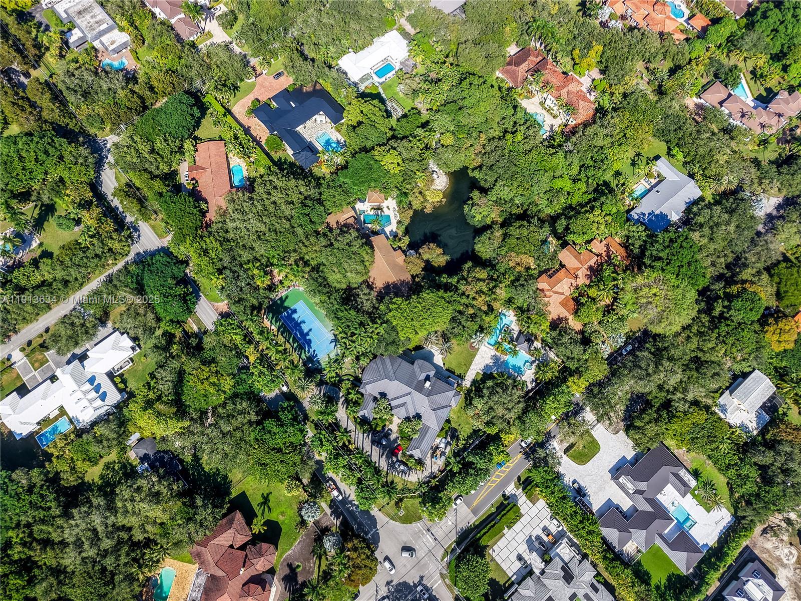 10395 SW 67th Ave Pinecrest, FL 33156