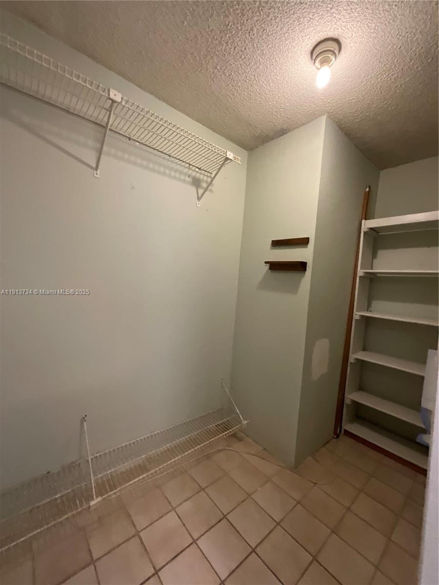 image The Charter Club9