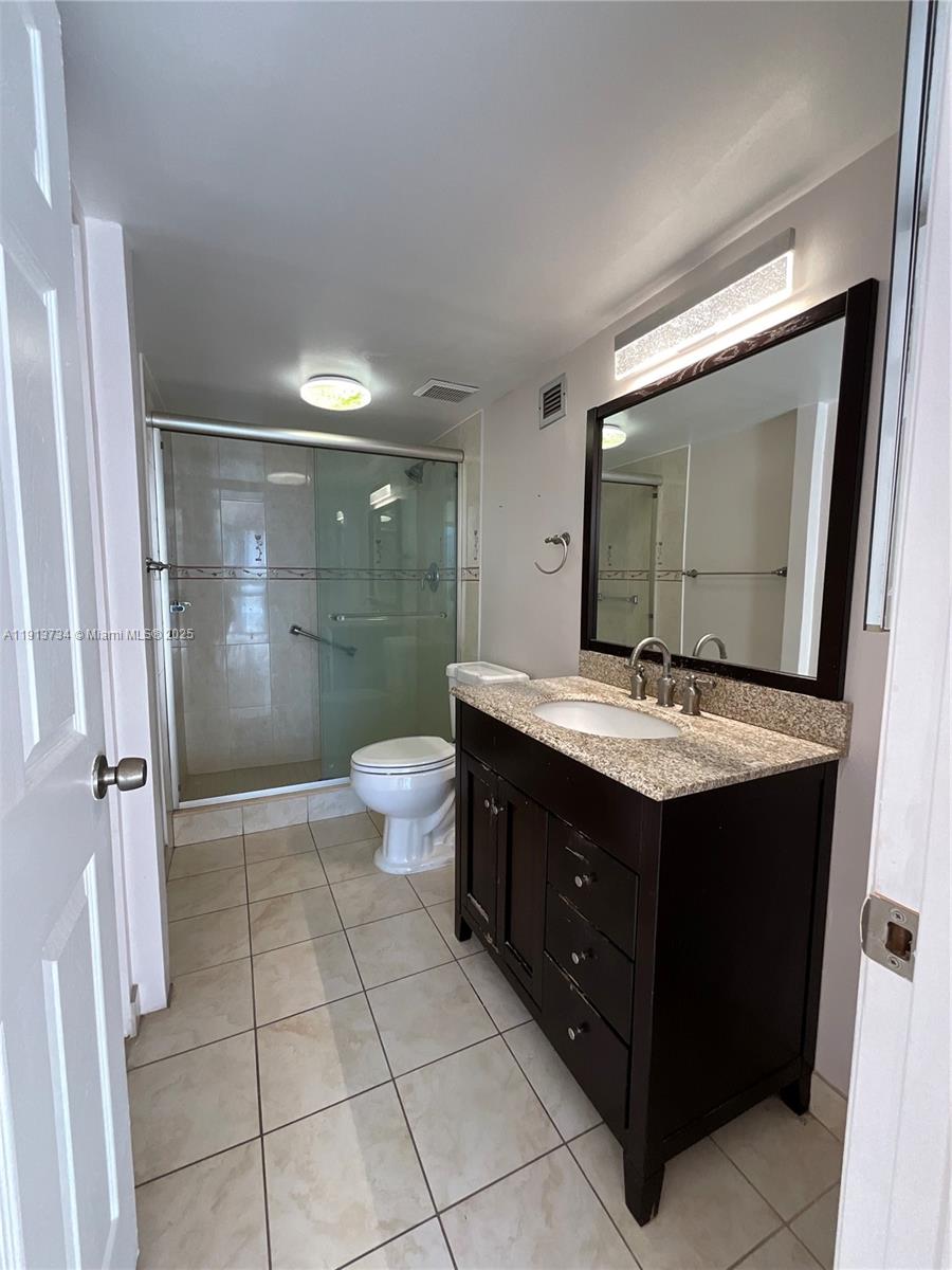 image The Charter Club10