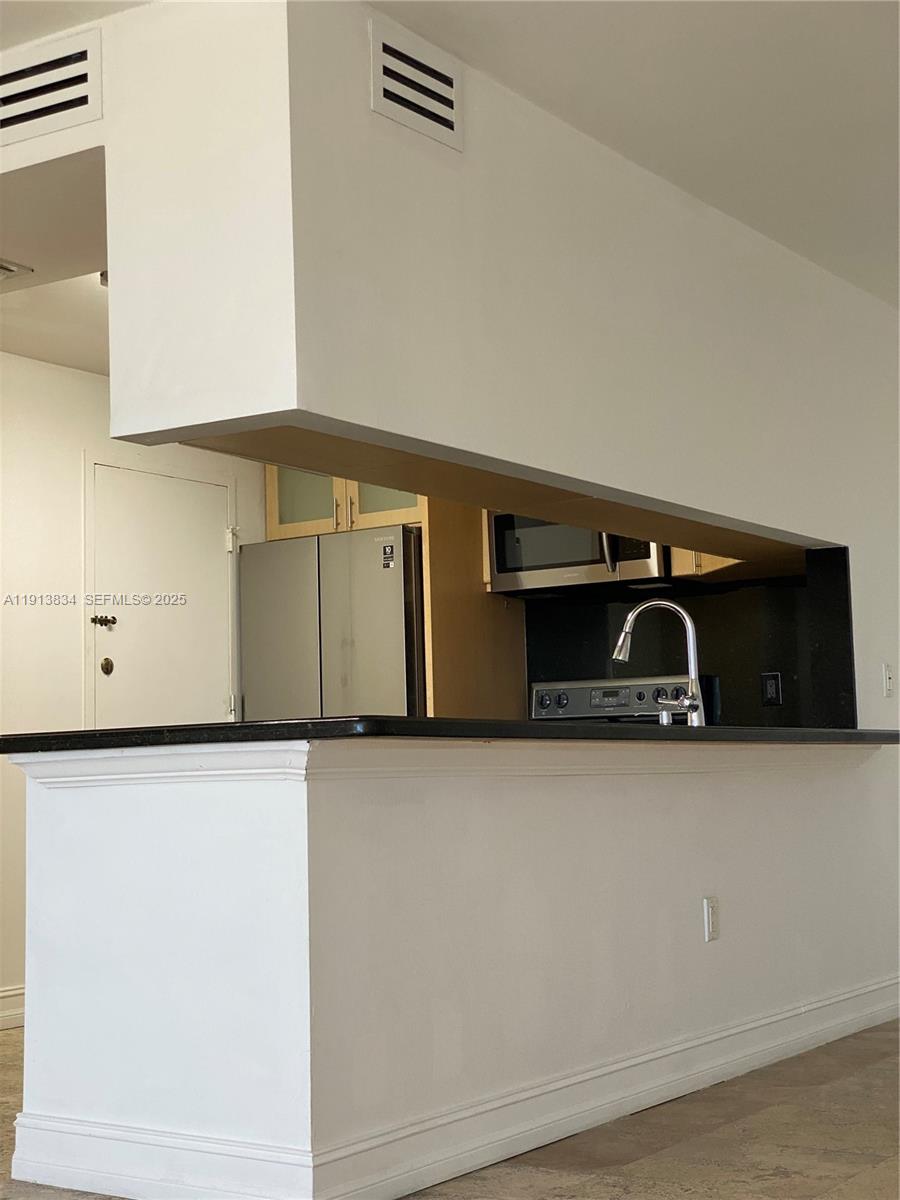 image Commodore Club East9