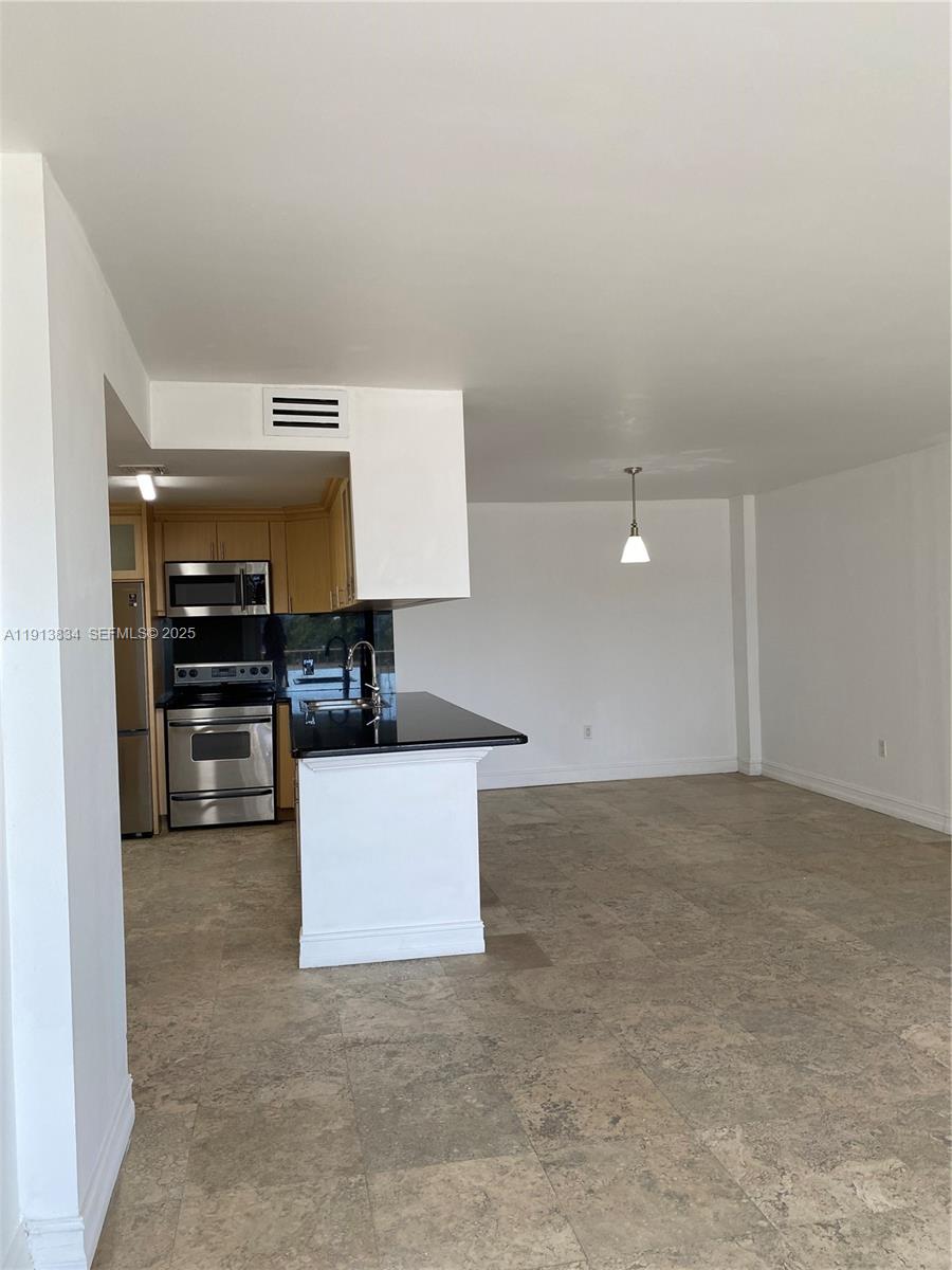 image Commodore Club East10