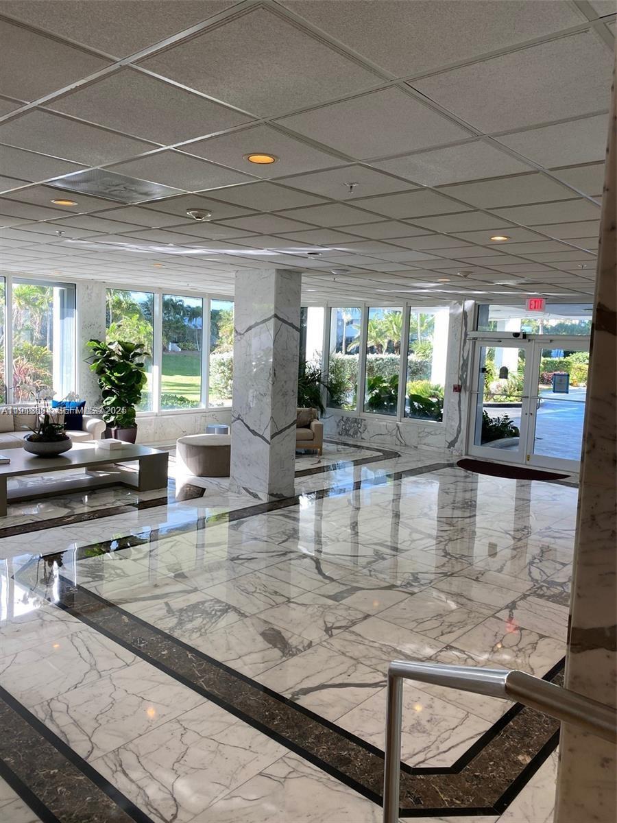 image Commodore Club East14