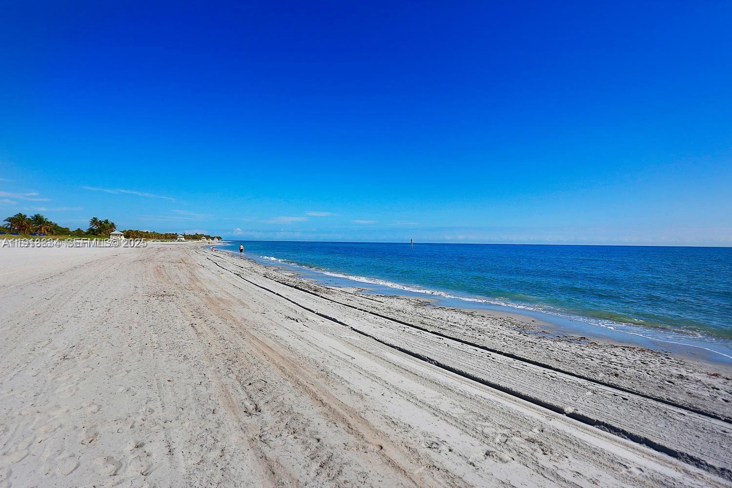 image Commodore Club East18