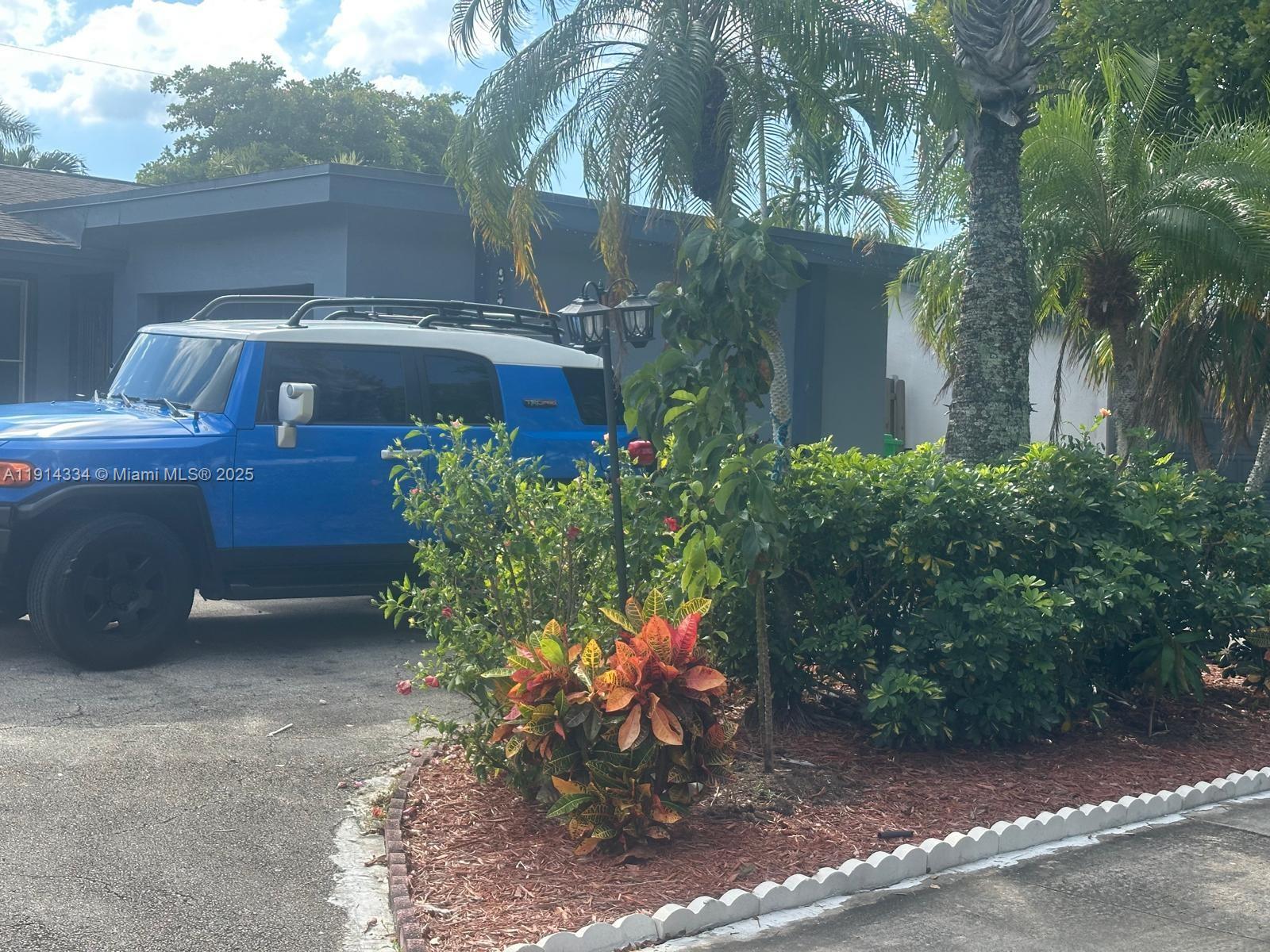 9530 Sunset Strip Sunrise, FL 33322