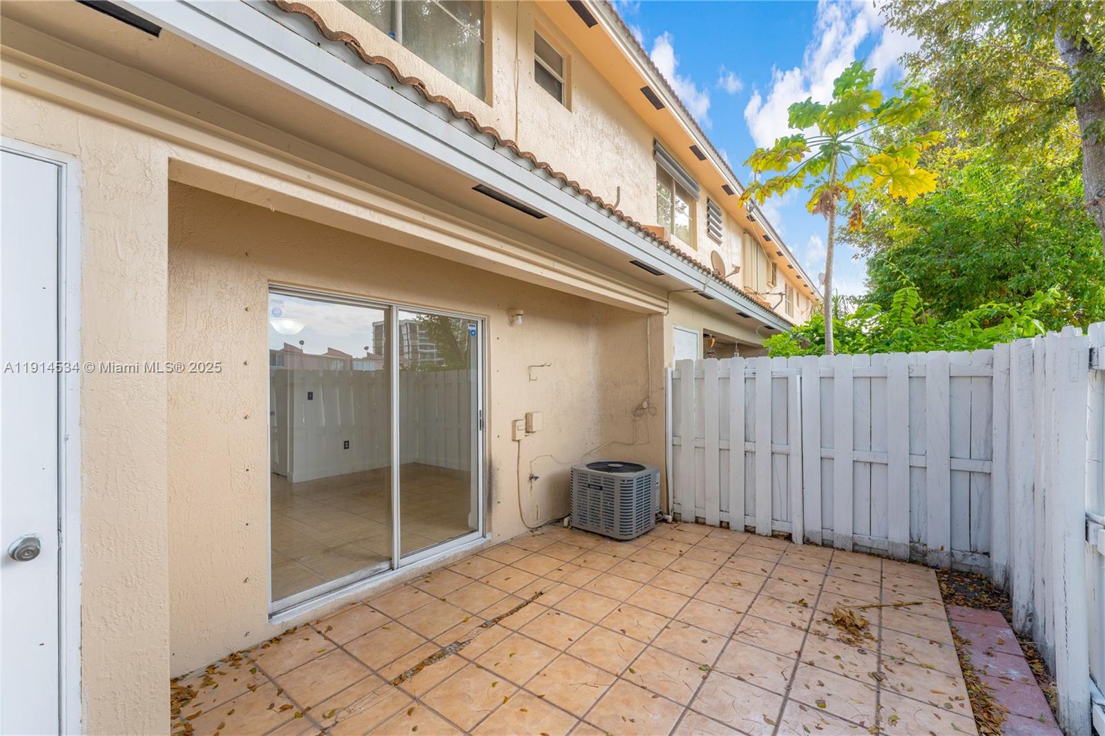 6350 SW 139th Ave Miami, FL 33183