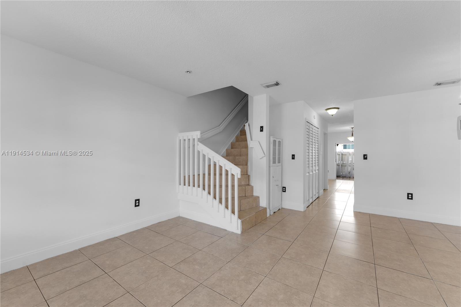 6350 SW 139th Ave Miami, FL 33183