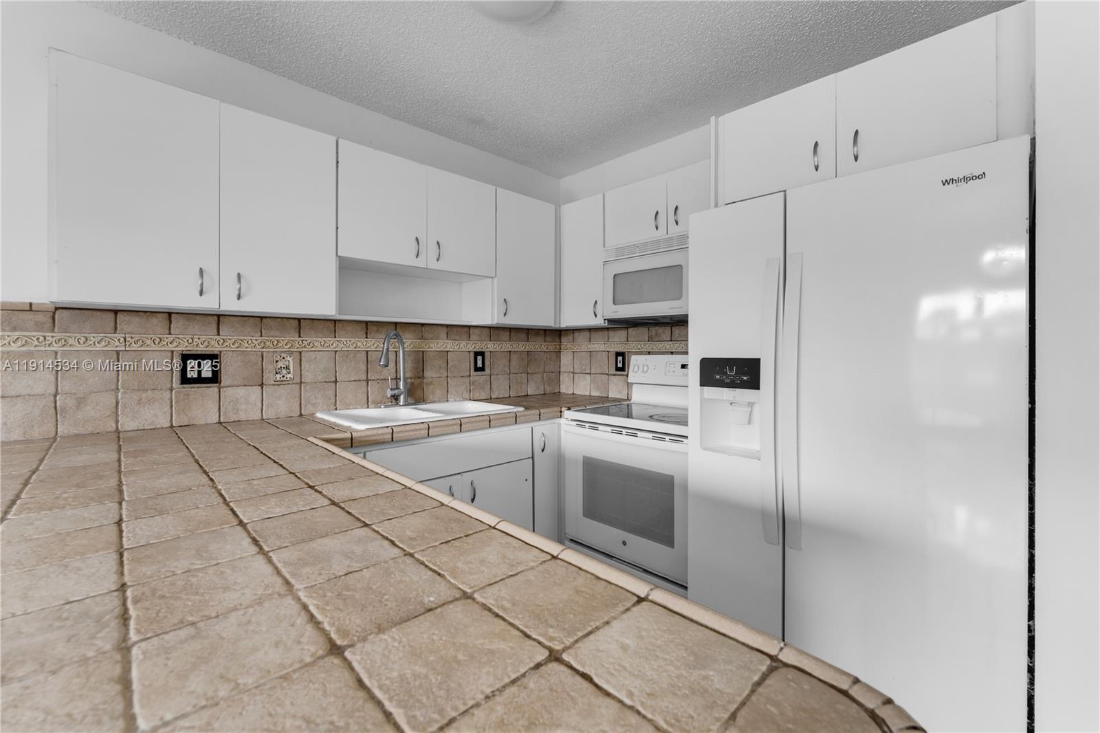 6350 SW 139th Ave Miami, FL 33183