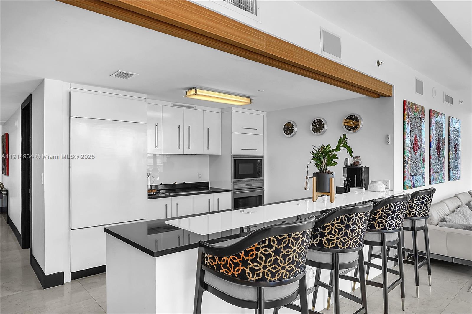 465 Brickell Ave #1001 Miami, FL 33131