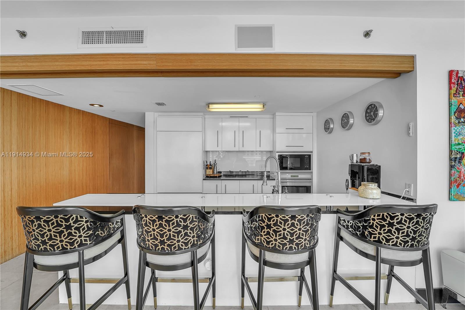 465 Brickell Ave #1001 Miami, FL 33131