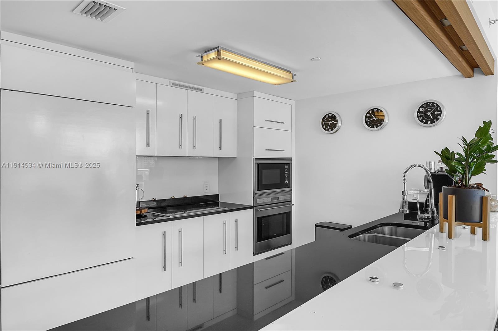 465 Brickell Ave #1001 Miami, FL 33131