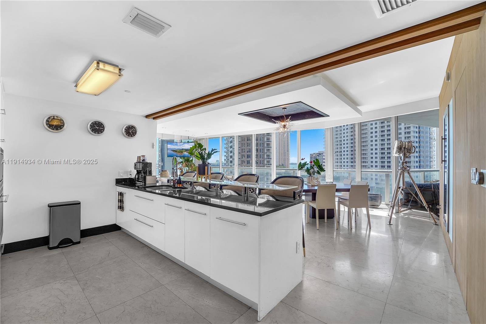 465 Brickell Ave #1001 Miami, FL 33131