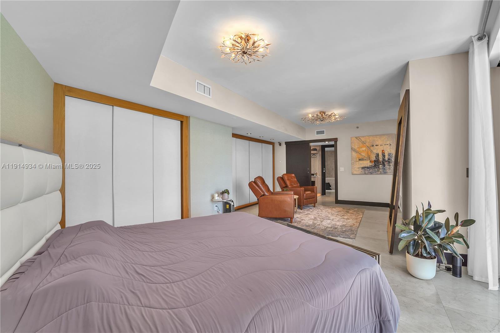 465 Brickell Ave #1001 Miami, FL 33131