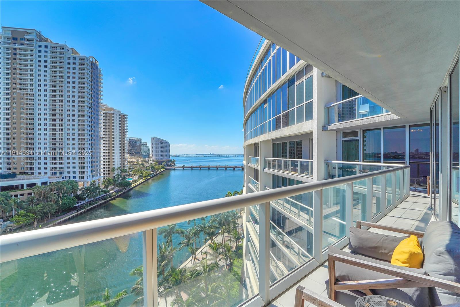 465 Brickell Ave #1001 Miami, FL 33131