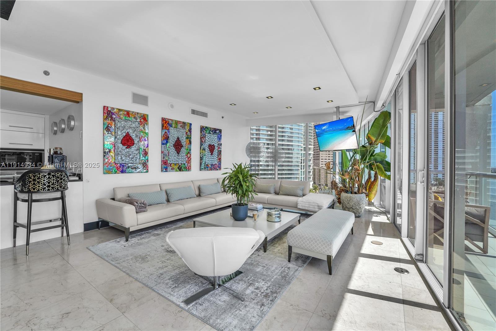 465 Brickell Ave #1001 Miami, FL 33131