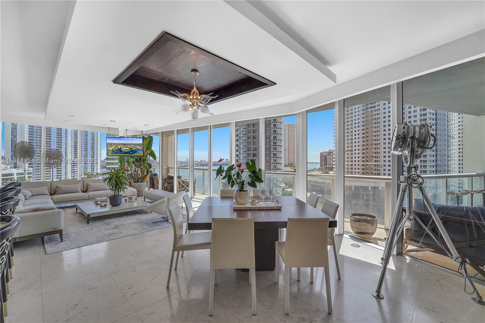 465 Brickell Ave #1001 Miami, FL 33131